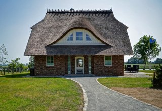 &copy; P. Dombrowski