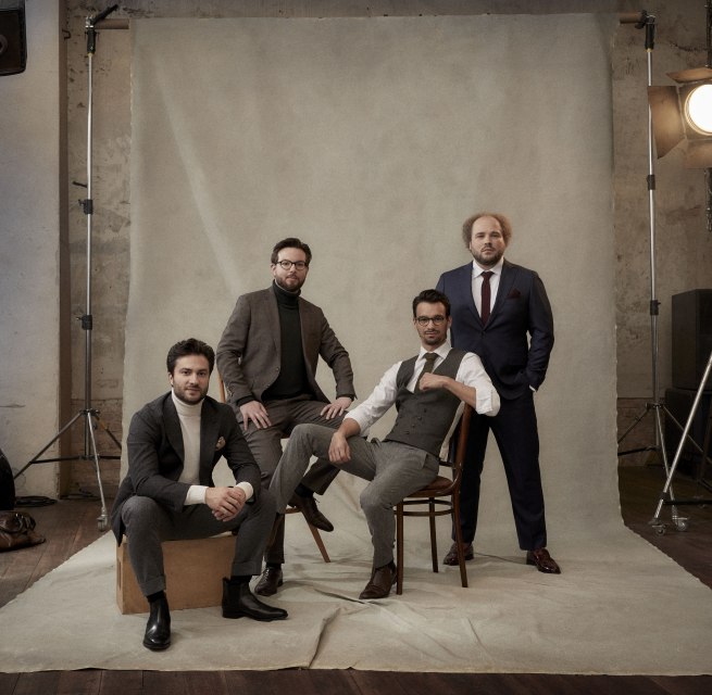 &copy; Gregor Hohenberg