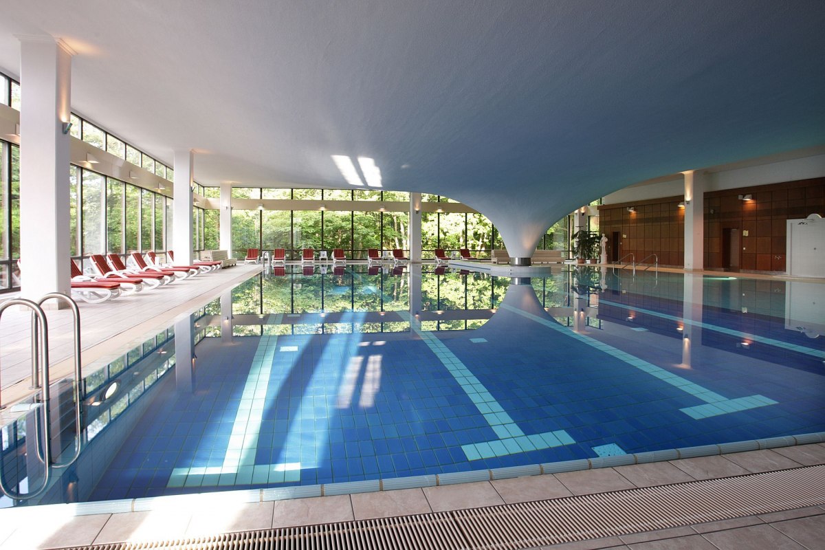 Schwimmbad // &copy; Cliff Hotel R&uuml;gen