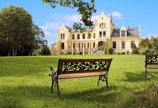 &copy; Schloss Poggelow