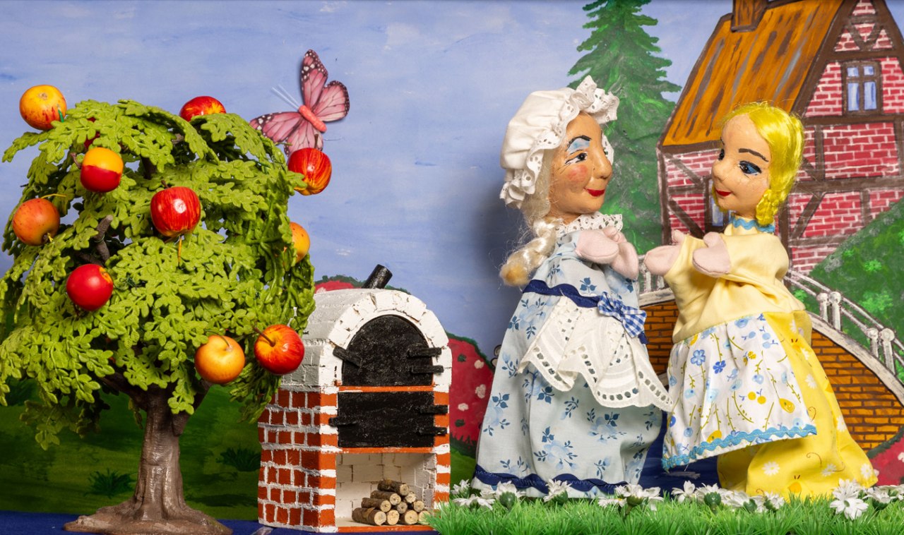 Frau Holle, © U.Hacker Frau Holle, © U.Hacker