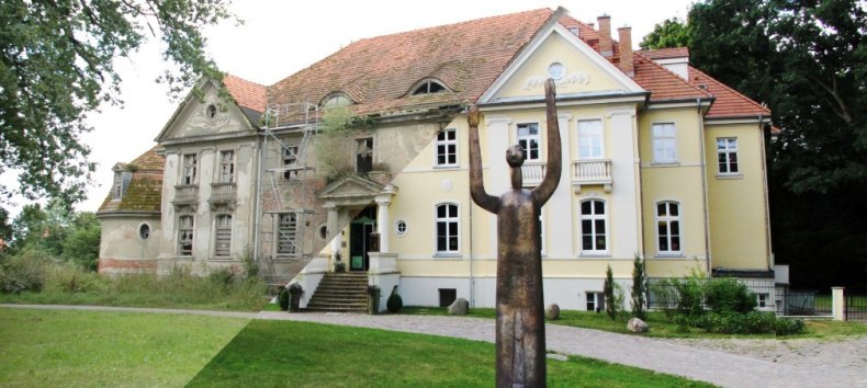 © https://www.cafe-deli-saunstorf.de/einblicke-in-ein-modernes-kloster-fr-19-juni/ © https://www.cafe-deli-saunstorf.de/einblicke-in-ein-modernes-kloster-fr-19-juni/