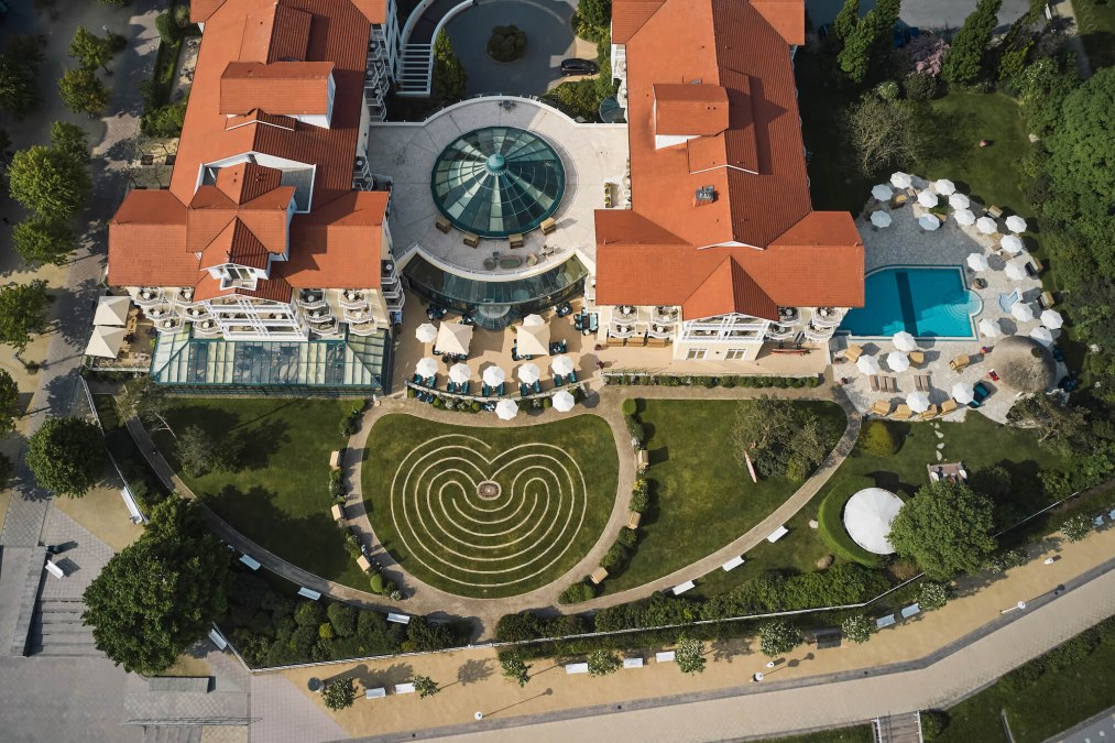 Einblick von Oben auf das Ostseehotel Kühlungsborn, © Arne Nagel Einblick von Oben auf das Ostseehotel Kühlungsborn, © Arne Nagel