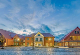 Seehotel Zarrentin - Au&szlig;enansicht, &copy; Seehotel Zarrentin