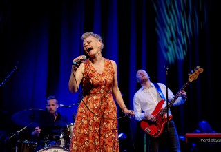 sie sind eine elektrisierende Fusion aus Groove, Energie und skandinavischer Nuance // © Trine Ullereng sie sind eine elektrisierende Fusion aus Groove, Energie und skandinavischer Nuance // © Trine Ullereng