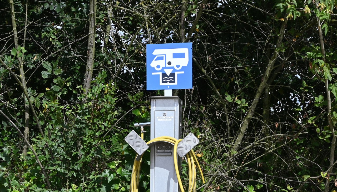 Bequemes Entsorgen und Wasserauffüllen in der Reisemobil-Marina Müritz, © KUHNLE-TOURS Bequemes Entsorgen und Wasserauffüllen in der Reisemobil-Marina Müritz, © KUHNLE-TOURS