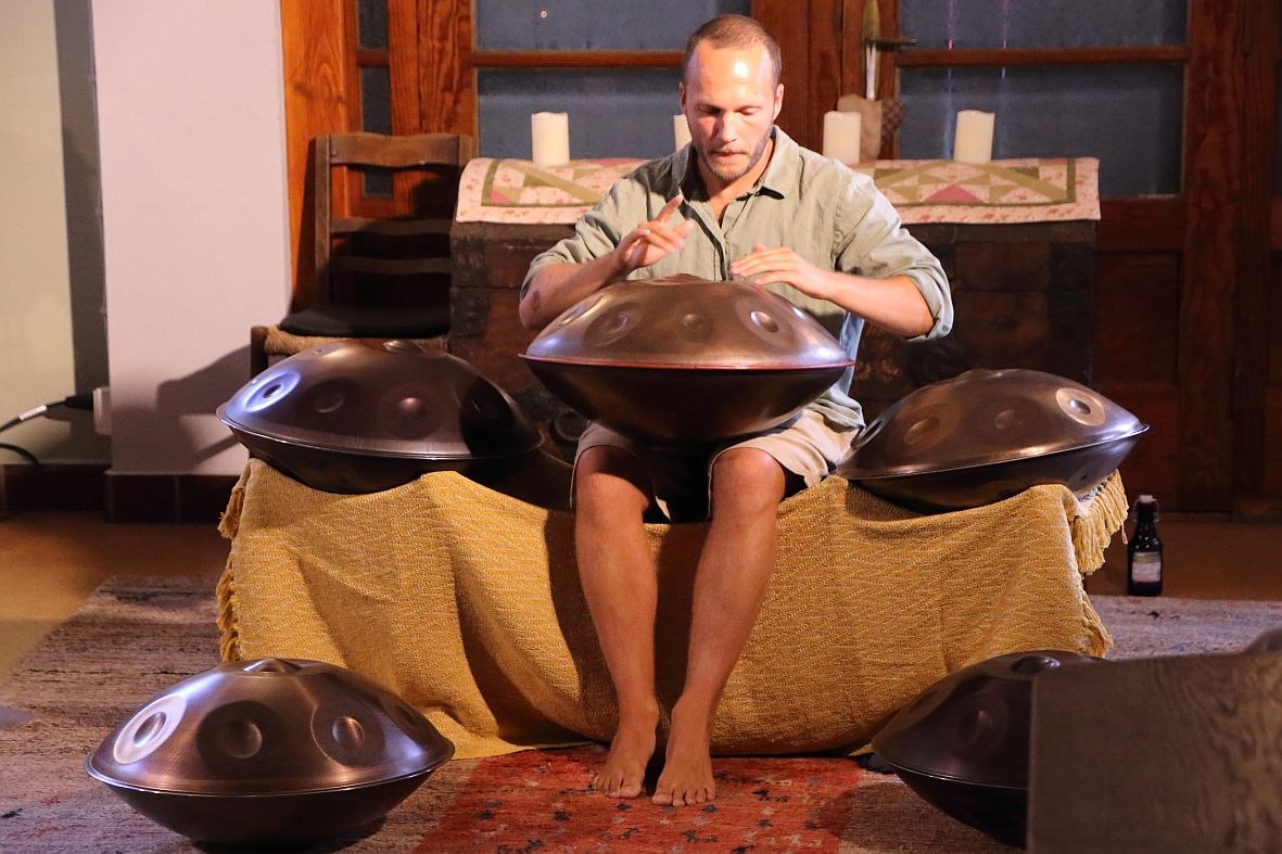 Handpan Tour // &copy; Manfred Bordien