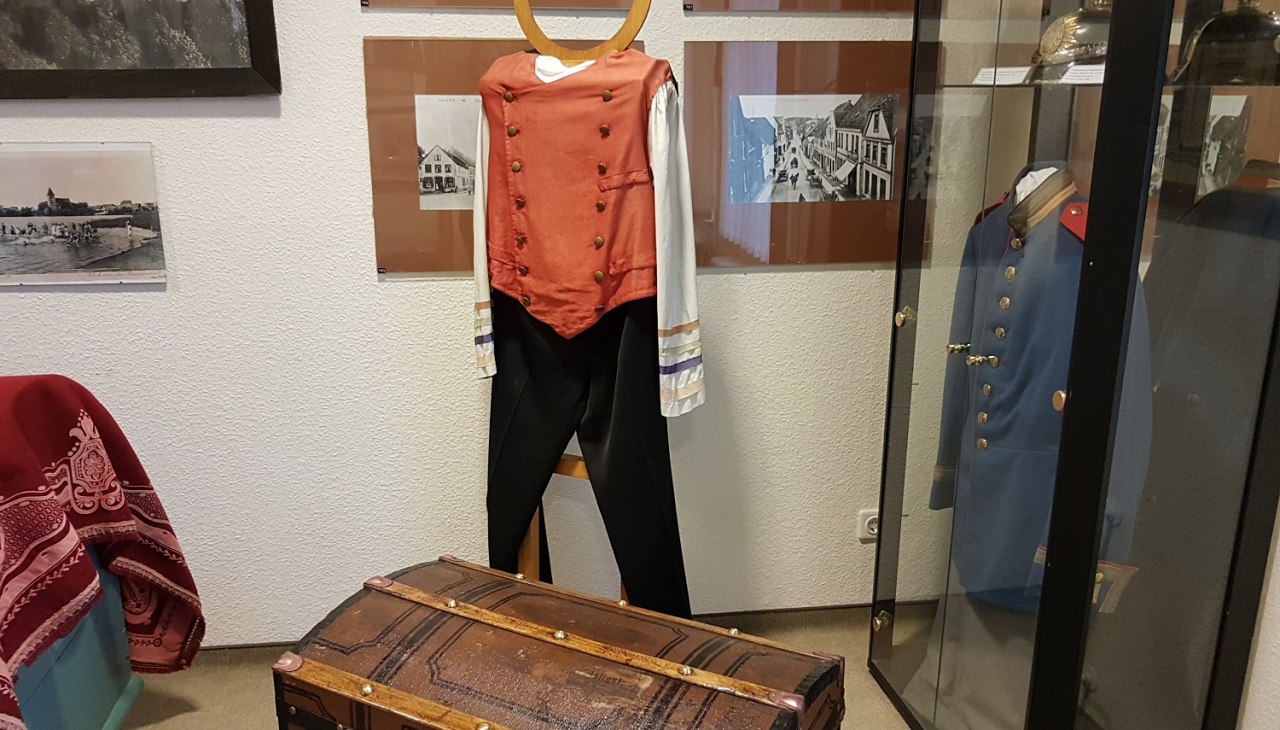 Heimatmuseum Crivitz - Uniformen, © Fotos: Lewitz e.V. Heimatmuseum Crivitz - Uniformen, © Fotos: Lewitz e.V.