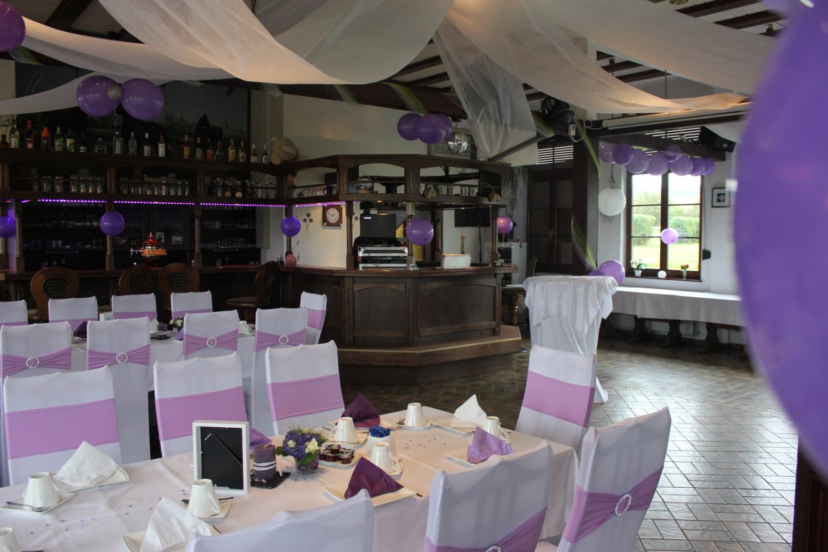 Unser Saal . Hochzeiten, Geburtstag, Trauerfeier, Jugendweihe, Einschulung, Firmenfeier usw. // &copy; Rempliner Wiesenhof