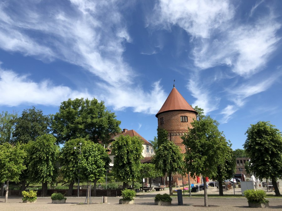 Der Burgturm in Lübz gegenüber des ZZK, © Nadja Schmalenberg