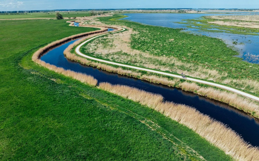 Genieten van open ruimte op het fietspad in Bugewitz // &copy; TMV/G&auml;nsicke