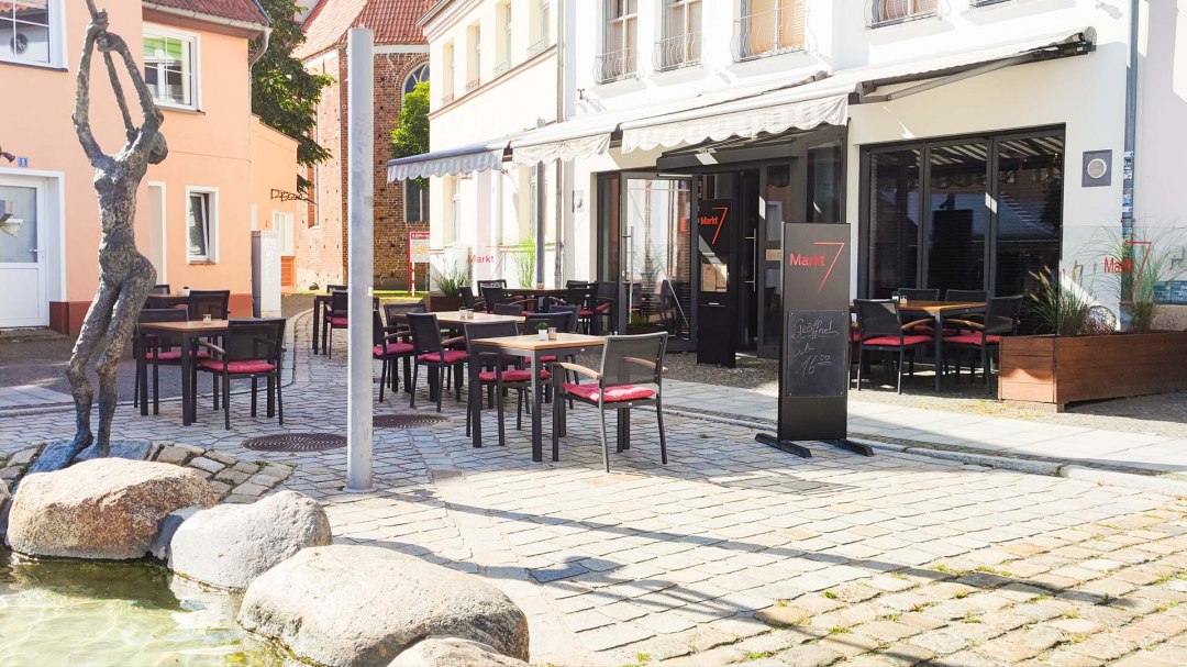 Im Herzen der Altstadt von Grimmen ist der Markt 7 der kulinarische Anlaufpunkt für Einheimische und Urlauber., © J.Schnepel/Stadtbäckerei Kühl Im Herzen der Altstadt von Grimmen ist der Markt 7 der kulinarische Anlaufpunkt für Einheimische und Urlauber., © J.Schnepel/Stadtbäckerei Kühl