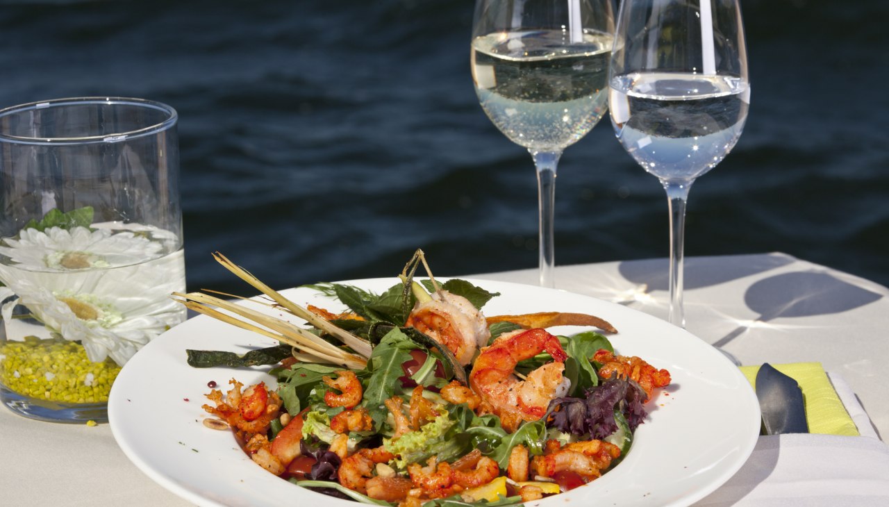 Candlelight Dinner auf dem Bootsteg, &copy; Mirko Runge