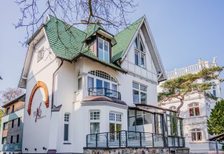 Kleinod mit Meerblick - das nixe Boutiquehotel in einer denkmalgeschützten Jugendstilvilla an der Binzer Strandpromenade // © Kurverwaltung Binz/ Christian Thiele Kleinod mit Meerblick - das nixe Boutiquehotel in einer denkmalgeschützten Jugendstilvilla an der Binzer Strandpromenade // © Kurverwaltung Binz/ Christian Thiele