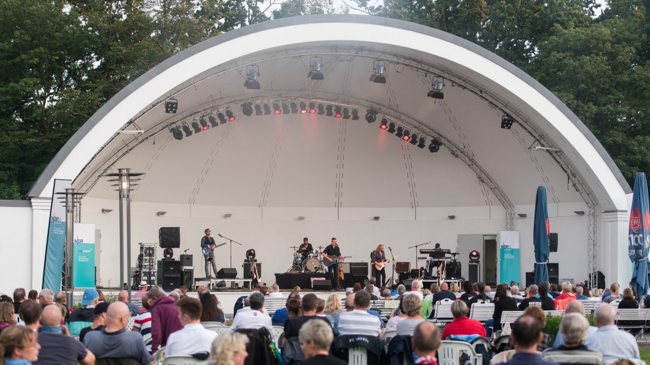 Concertschaal in de Kurhuistuin Warnem&uuml;nde // &copy; TZRW/Martin B&ouml;rner