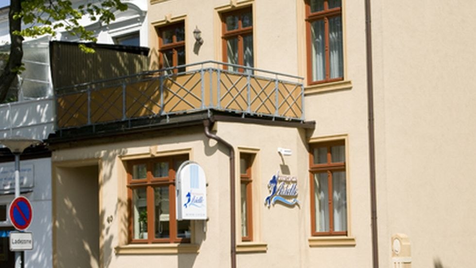 &copy; Christine Rath