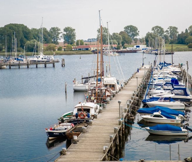 Hafen im Hauptort Kirchdorf // &copy; Liene Photografie Nadine Sorgenfried