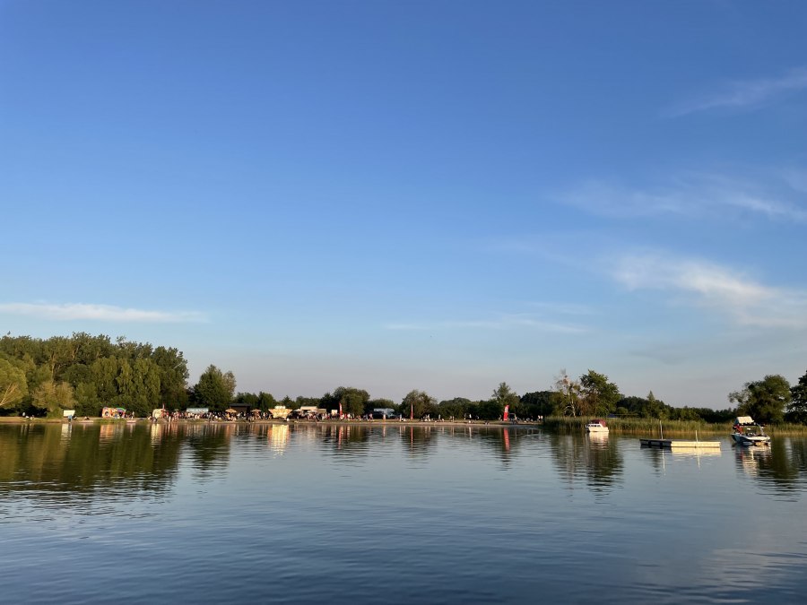 Beachvolleyballfelder Strandbad "Mili" - 1. Mittsommer Beachparty, © TDG Rechlin mbH Beachvolleyballfelder Strandbad "Mili" - 1. Mittsommer Beachparty, © TDG Rechlin mbH