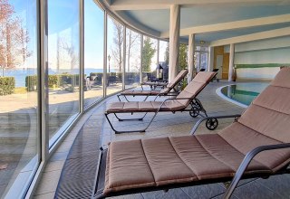&copy; Seehotel Schloss Klink