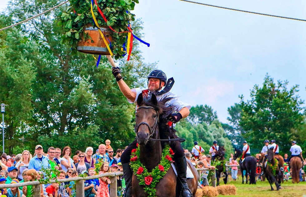 Tonnenabschlagen in Klockenhagen, &copy; Freilichtmuseum Klockenhagen