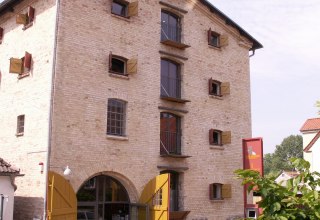 Au&szlig;enansicht Literaturhaus Uwe Johnson // &copy; Dr. Anja-Franziska Scharsich