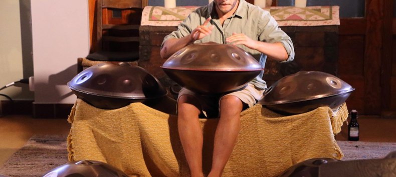 Handpan Tour // &copy; Manfred Bordien