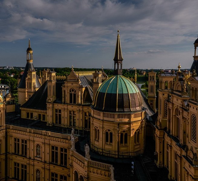 Dachlandschaft // © © Jörg Schmidt - ARS Foto + Consulting GmbH Dachlandschaft // © © Jörg Schmidt - ARS Foto + Consulting GmbH