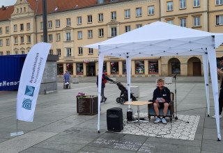 Veranstaltungsbild zur Lesungen der Büchervebrennung 1933 // © Vier-Tore-Stadt Neubrandenburg Veranstaltungsbild zur Lesungen der Büchervebrennung 1933 // © Vier-Tore-Stadt Neubrandenburg