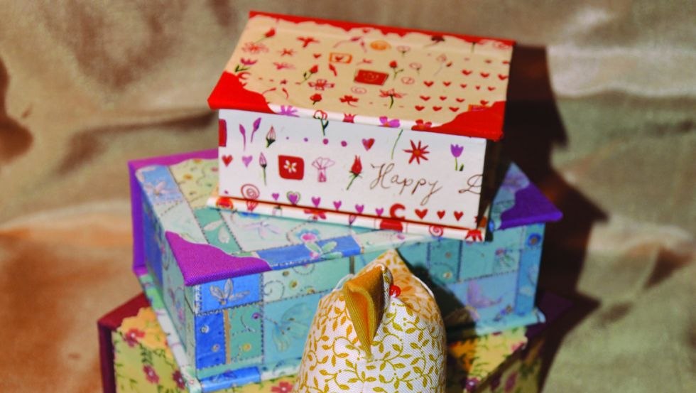 Geschenkeschachteln und Patchworkarbeit // © Kreativurlaub Rieth/Siedl Geschenkeschachteln und Patchworkarbeit // © Kreativurlaub Rieth/Siedl