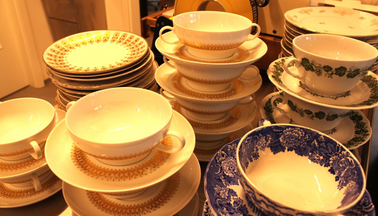 ...hier gibt&acute;s noch Pommes auf Porzellan, &copy; pommes-bude.com