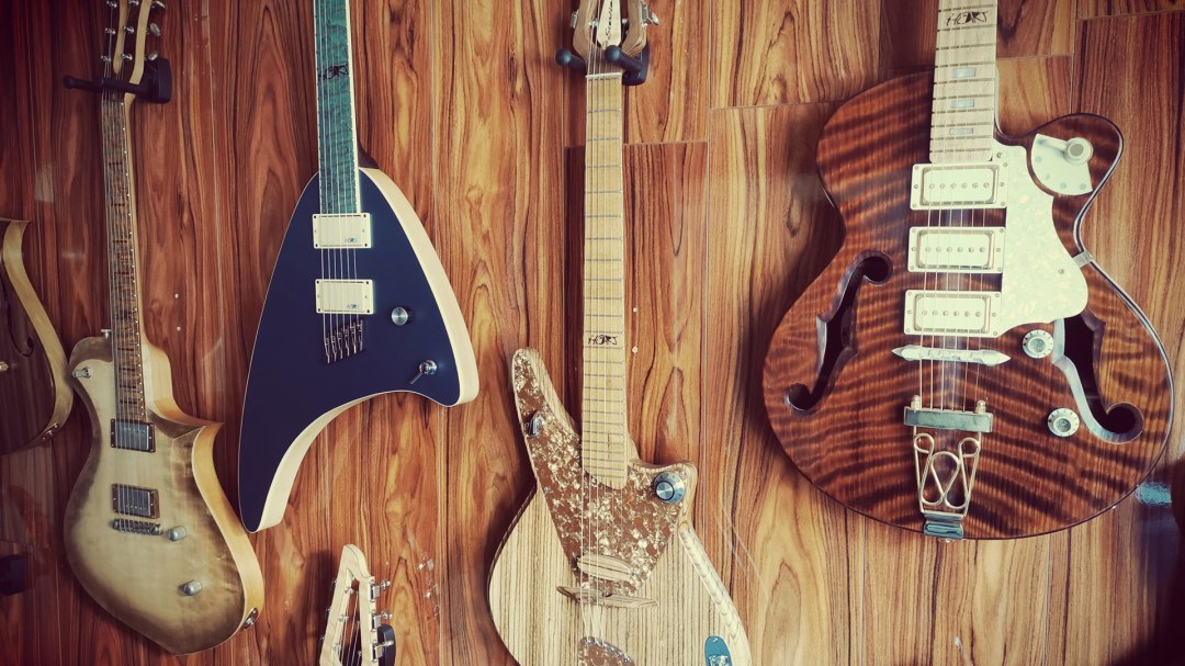 Handgefertigte Custom Gitarren von HEART guitars & more, &copy; Florian Hellweg