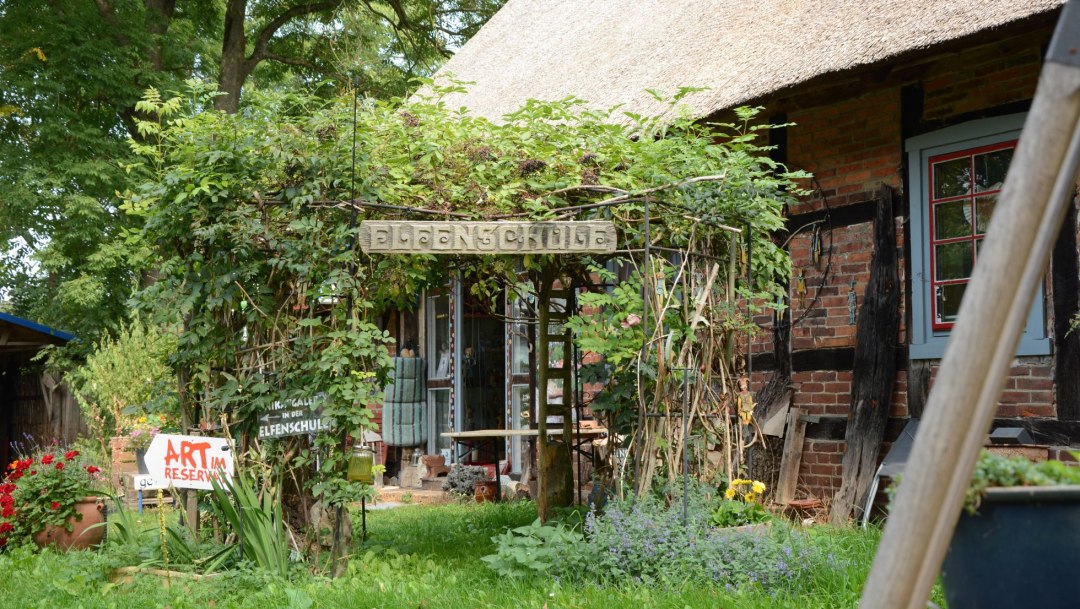 Eingangsbereich der Elfenschule Eingangsbereich der Elfenschule