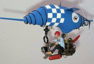 Selbstgebasteltes Flugobjekt mit Besatzung, &copy; Jugendkunstschule Vorpommern-R&uuml;gen e.V.