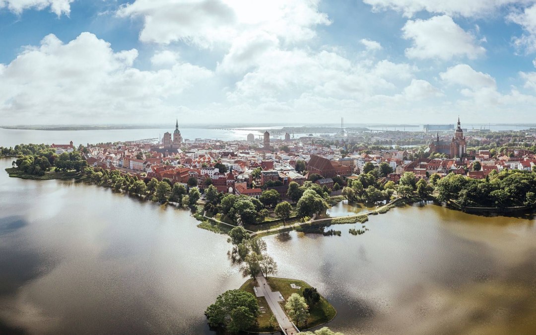 Blick auf die Altstadt der Hansestadt Stralsund // © MV-T/Gänsicke Blick auf die Altstadt der Hansestadt Stralsund // © MV-T/Gänsicke