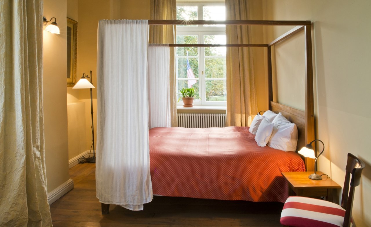 26 individuell eingerichtete Hotelzimmer // &copy; Achtenhagen & Achtenhagen (Gutshaus Ludorf) GbR