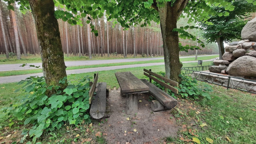 Sitzgruppe am Fritz Reuter Stein, © M.Lenthe Sitzgruppe am Fritz Reuter Stein, © M.Lenthe