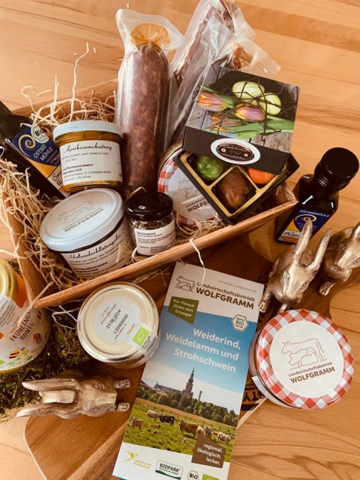 Eine kleine Produktauswahl hier in einer GenussBox verpackt, ist ebenfalls im Regionalladen WOLFGRAMM erhältlich., © Dörte Wolfgramm-Stühmeyer Eine kleine Produktauswahl hier in einer GenussBox verpackt, ist ebenfalls im Regionalladen WOLFGRAMM erhältlich., © Dörte Wolfgramm-Stühmeyer