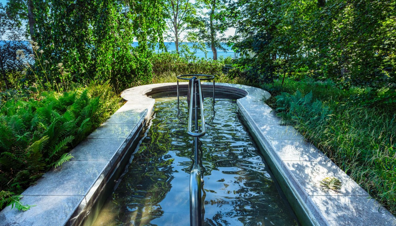 Der Klassiker: Wassertretbecken im Kneippgarten - in Göhren mit Meerblick., © TMV/Tiemann Der Klassiker: Wassertretbecken im Kneippgarten - in Göhren mit Meerblick., © TMV/Tiemann
