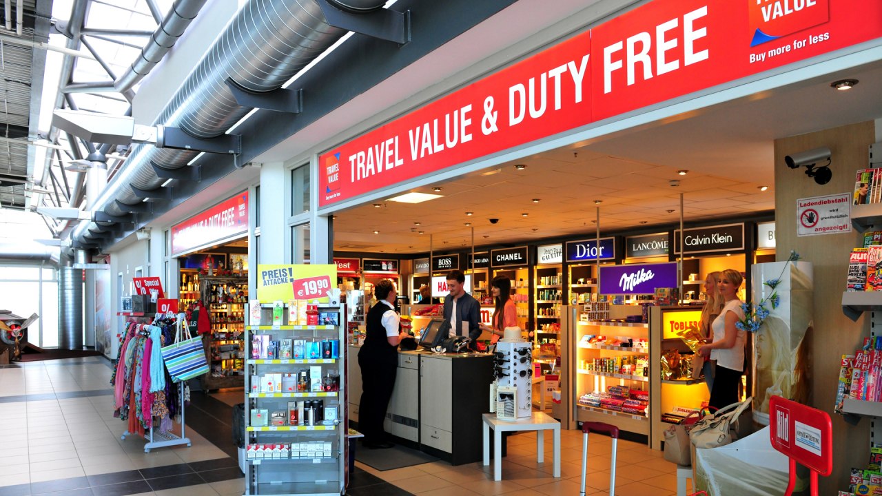 Duty Free Shop // &copy; Flughafen Rostock-Laage / angelikaheim