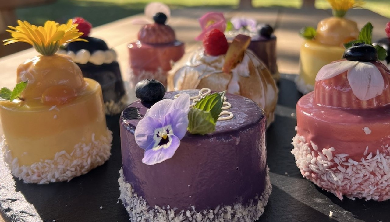 Dromerige creaties in het café van het landhuis Niendorf, © Gutshaus Niendorf Dromerige creaties in het café van het landhuis Niendorf, © Gutshaus Niendorf