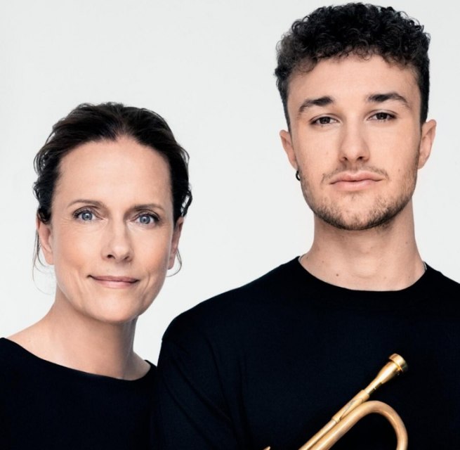 &copy; Mathias Bothor