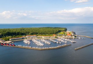Luftansicht der YachtWelt Wei&szlig;e Wiek // &copy; Moritz Kertzscher
