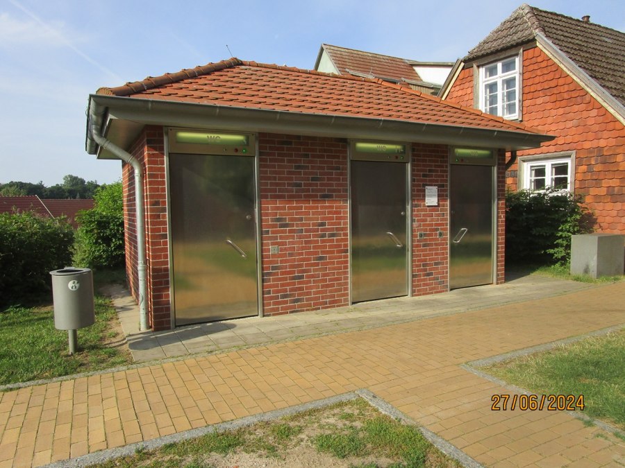 Öffentliches WC Kirchplatz, © Jonas Kurverwaltung