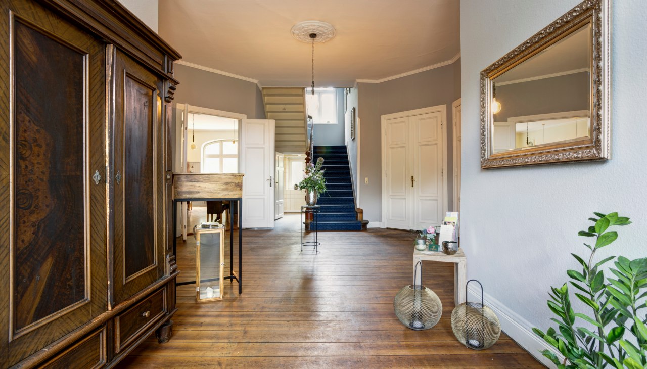 Uitnodigende foyer van het Jagdschl&ouml;sschen Schwartow, &copy; Jagdschl&ouml;sschen Schwartow / Jan Haeselich