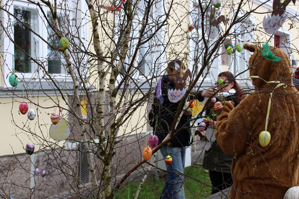Osterbaumschmücken, © TZRW Osterbaumschmücken, © TZRW