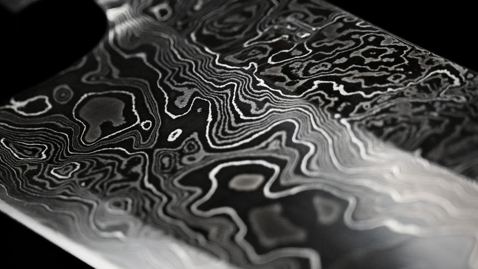 Handgefertigter Damaststahl mit 300 Lagen, © Julina Rohrbeck Handgefertigter Damaststahl mit 300 Lagen, © Julina Rohrbeck