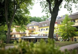Udsigt fra ydersiden af Hotel Kurhaus ved Inselsee // &copy; Daniel Stohl