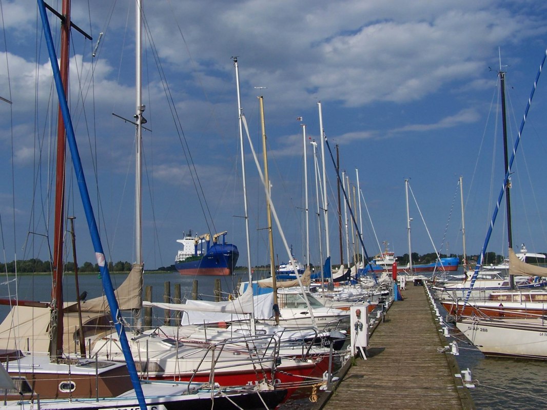 &copy; Yachthafen Hornwerft 2009