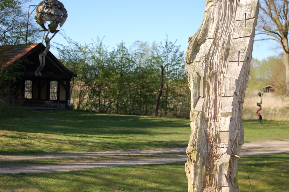 Skulpturengarten Rhythmusreich in der alten Wassermühle Müggenwalde, © Rhythmusreich / Thomas Reich Skulpturengarten Rhythmusreich in der alten Wassermühle Müggenwalde, © Rhythmusreich / Thomas Reich