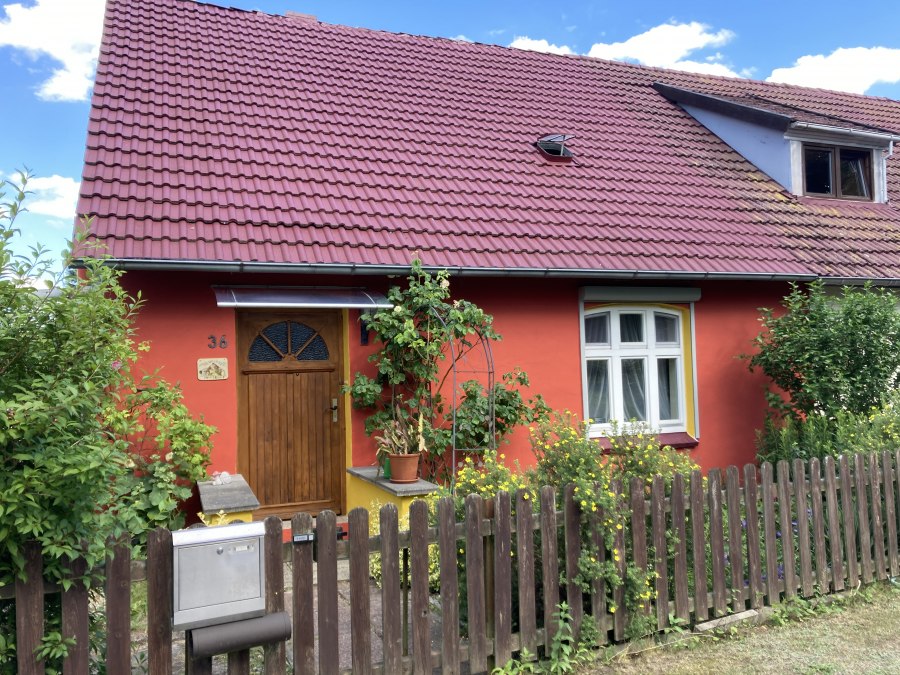 Außenansicht und Eingang Ferienhaus Villa Kunterbunt, © Gabriele Kölbl Außenansicht und Eingang Ferienhaus Villa Kunterbunt, © Gabriele Kölbl